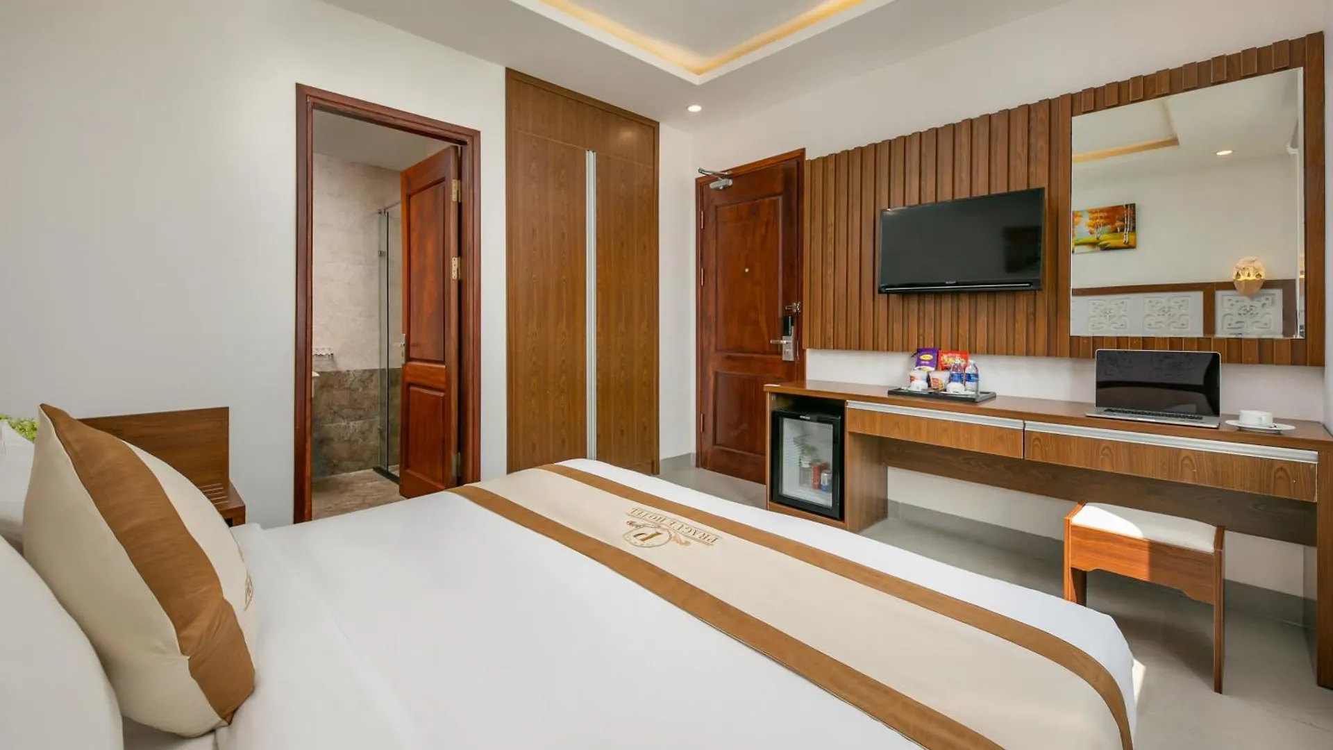 Prague Da Nang Beach Hotel