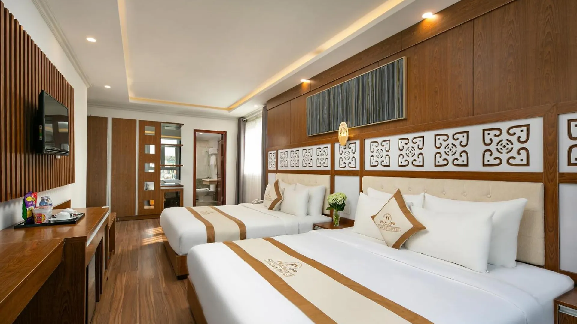 Prague Da Nang Beach Hotel 4*,